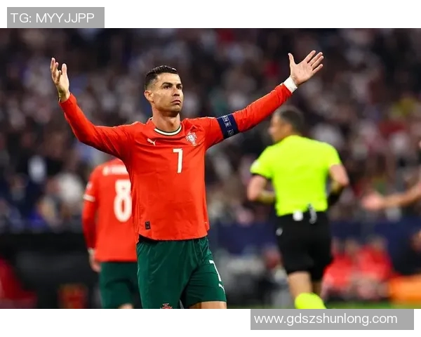 葡萄牙足球明星与美甲潮流完美结合引领时尚风潮