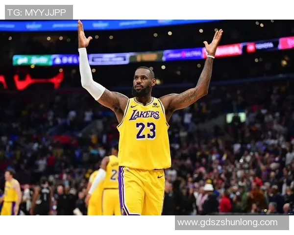 盘点詹姆斯足球球星高光时刻全场震撼表现集锦