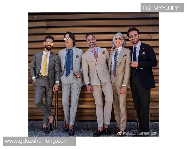 足球星西装演绎绿茵场外的绅士风采尽显运动与时尚完美融合